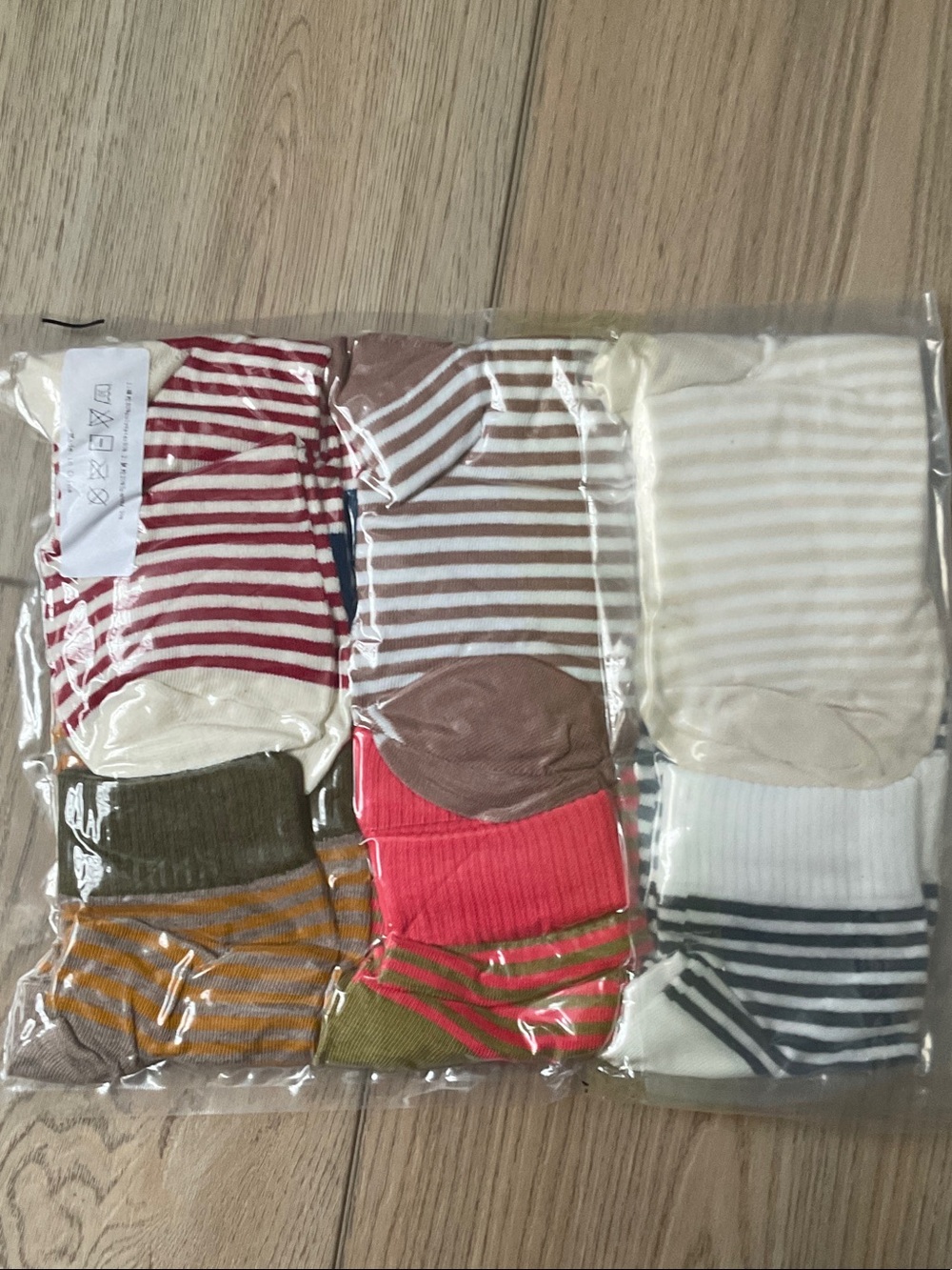NWT 6 Pack Stripe Crew Socks Various Colors Retro 70’s Granola Girl Gorpcore